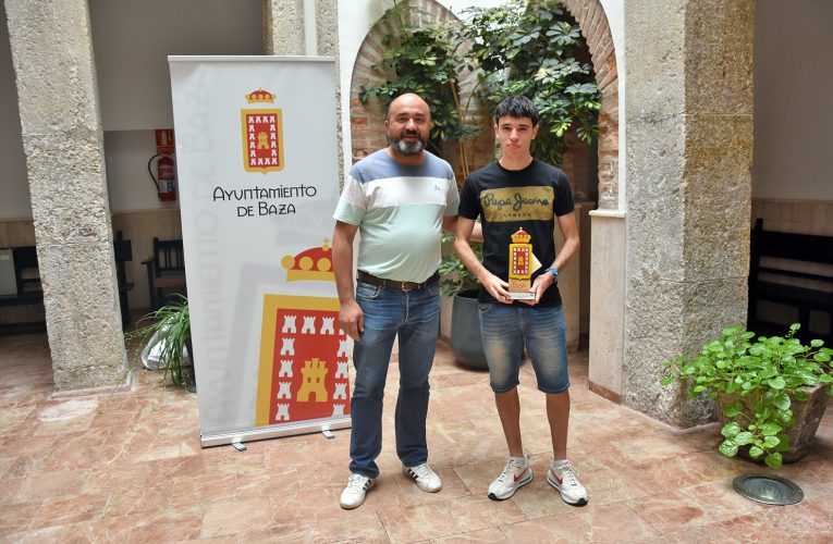 El Ayuntamiento de Baza reconoce la trayectoria deportiva del bastetano Sergio Espínola Martínez – Excmo. Ayuntamiento de Baza