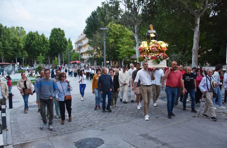 Santa Rita recibió un año más el cariño de los bastetanos en su tradicional procesión – Excmo. Ayuntamiento de Baza