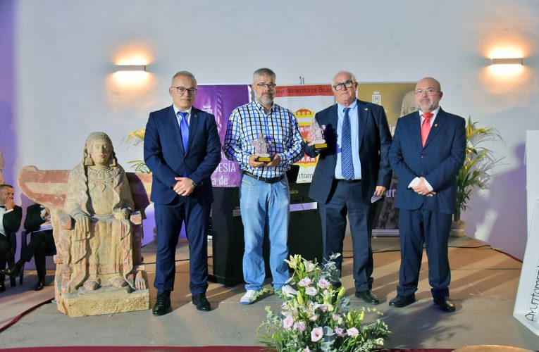 Bienvenido Martínez y Sergio Ros reciben el Premio “Dama de Baza a la Cultura”, y Donato Ndongo y Enrique Gracia recogen el Premio Internacional de Poesía “Dama de Baza”