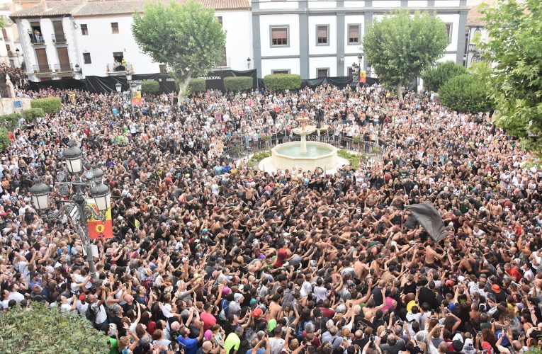 20.000 personas han acompañado este año al Cascamorras en Baza – Excmo. Ayuntamiento de Baza