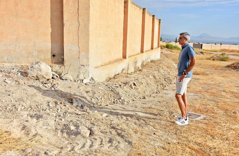 Ayuntamiento y Comunidad de Regantes de la Fuente de San Juan reparan 200 metros de su cauce en la zona del Copetín, junto al cementerio