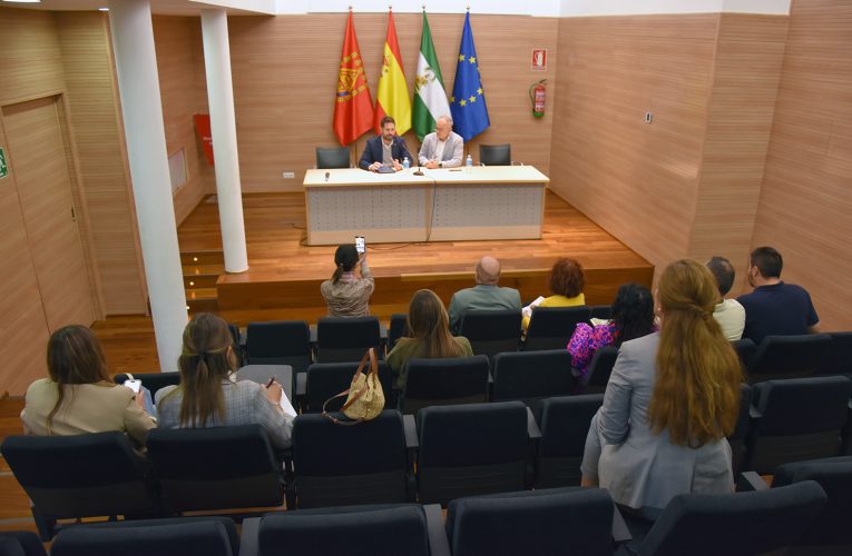 Baza acogió un importante foro de turismo comarcal con la presencia del delegado territorial en Granada – Excmo. Ayuntamiento de Baza