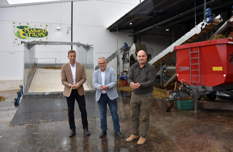 Visita municipal a la nueva planta de procesado de pistacho de Natural Tropic en el polígono industrial de El Baico – Excmo. Ayuntamiento de Baza
