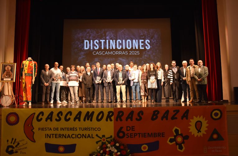 El Ayuntamiento de Baza felicita a la Asociación Multicultural Cascamorras Baza y a todas las personas y entidades reconocidas con las Distinciones Cascamorras 2025