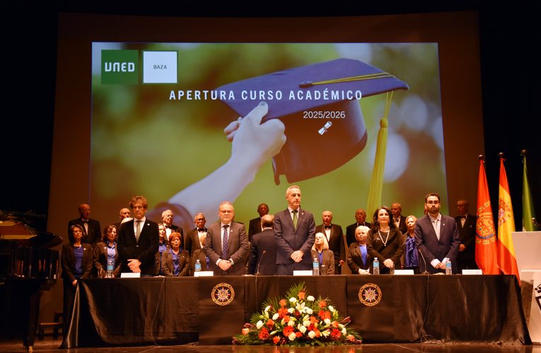 Inaugurado oficialmente el nuevo curso 2025-2026 en la UNED de Baza – Excmo. Ayuntamiento de Baza
