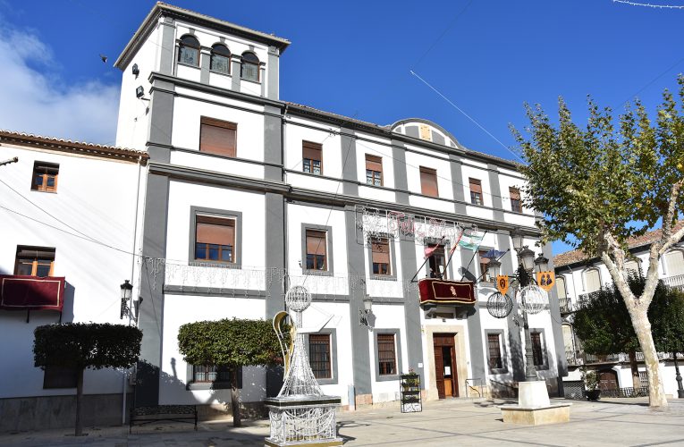 El equipo de gobierno niega haber llamado “hija de puta” a la concejala Lidia Sánchez, por lo que solicita la demostración o la rectificación de esta gravísima acusación, tanto a ella como al exconcejal Juan Ramón Gil