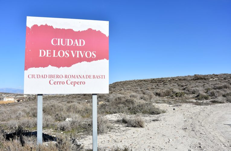Formalizada la escritura de los terrenos donados al Ayuntamiento por la familia Jiménez-Sepúlveda-Polaino-Teruel en el entorno del Cerro Cepero
