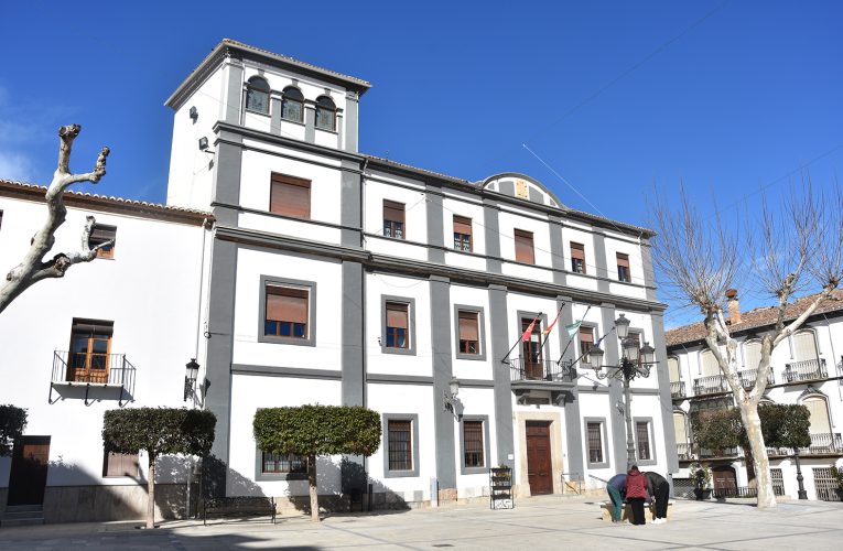El Ayuntamiento de Baza activa el Plan de Emergencia Municipal ante los riesgos meteorológicos previstos para este miércoles 4 de febrero, suspende todas las actividades municipales, incluido el Mercado Semanal, y cierras las instalaciones públicas