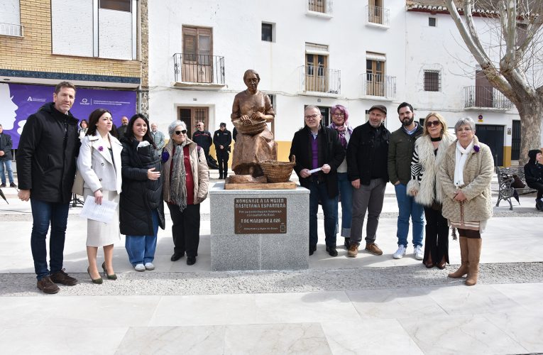 Celebrados los primeros actos del 8M en Baza, que ha vuelto a manifestarse “orgullosa de ser mujer” – Excmo. Ayuntamiento de Baza