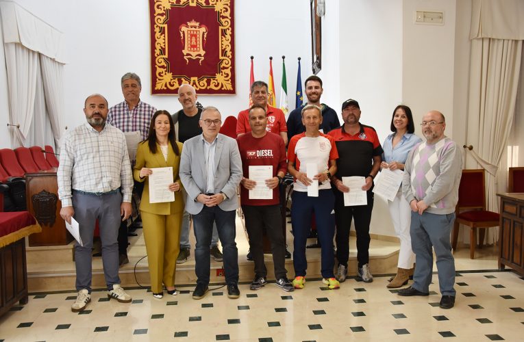 Firmados los convenios de colaboración del Ayuntamiento con Club Ciclista BTT Por Aquí Mismo, CD Baza Féminas, CD Ciudad de Baza, CD Dama de Baza, Club Atletismo Baza, Club Baloncesto Baza, Club de Tenis Cid Hiaya, Club Voleibol Baza, Club Balonmano Basti-Baza