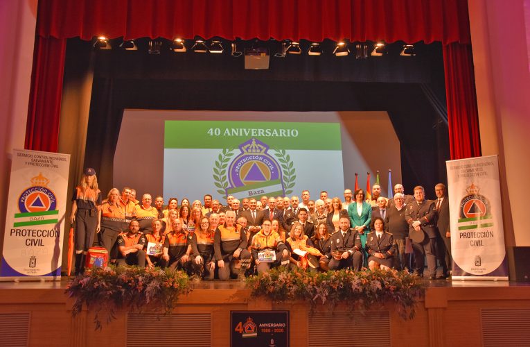 Emotivo acto institucional de reconocimiento y homenaje a la Agrupación de Voluntarios de Protección Civil de Baza por su 40º aniversario