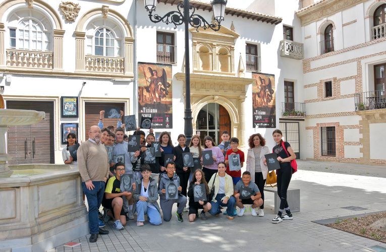 El Ayuntamiento aprovecha la exposición “De Tiziano a Goya, un paseo por el Barroco en Baza” para acercar la cultura a los escolares