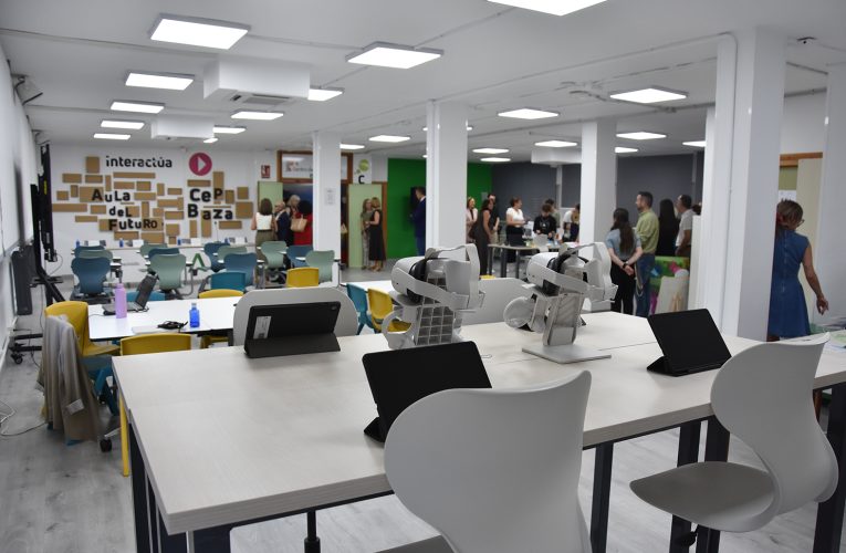El Centro de Profesores de Baza inaugura en sus instalaciones una moderna y versátil Aula del Futuro – Excmo. Ayuntamiento de Baza