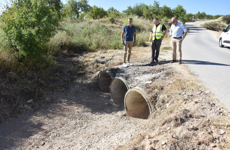 El Ayuntamiento de Baza adecenta espacios y previene incidentes con la inversión de más de 100.000 euros en la limpieza de cauces y ramblas del municipio