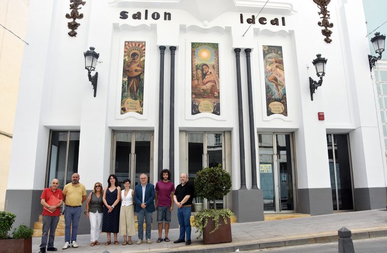 “Las Ideales”, tres pinturas alegóricas a la Música, la Luz y el Movimiento, embellecen la fachada principal del Cine Ideal de Baza