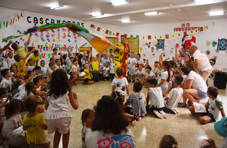 El Cascamorras de Honor visitó, un año más, la Escuela de Verano Municipal – Excmo. Ayuntamiento de Baza