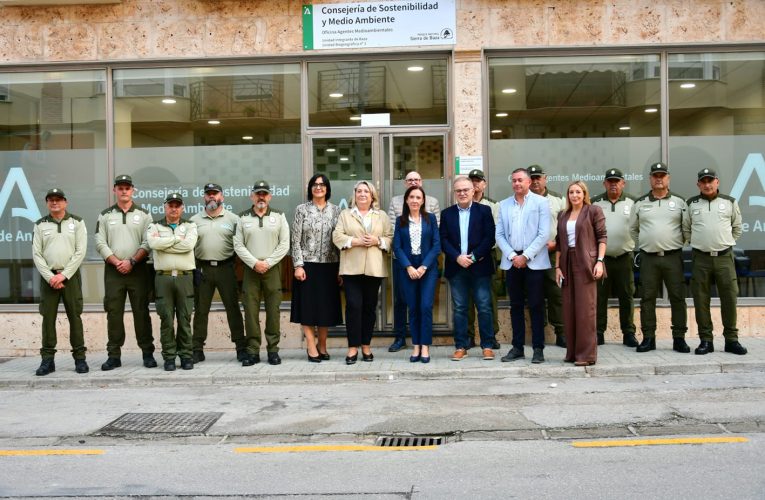 La consejera de Sostenibilidad y Medioambiente de la Junta visita en Baza las nuevas instalaciones de la Unidad Biogeográfica número 1 de Granada