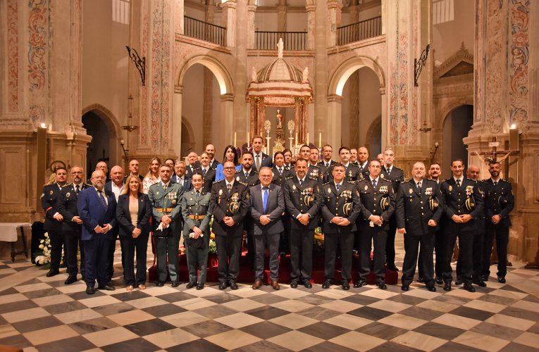 El Ayuntamiento de Baza felicita a la Policía Nacional por el día de sus patronos, los Santos Ángeles Custodios – Excmo. Ayuntamiento de Baza
