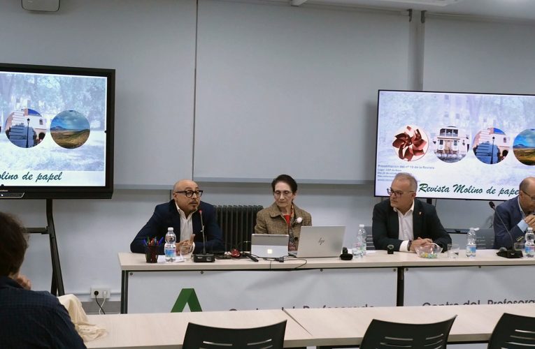 El alcalde de Baza, Pedro J. Ramos, acompañó la presentación de la revista digital “Molino de papel” – Excmo. Ayuntamiento de Baza